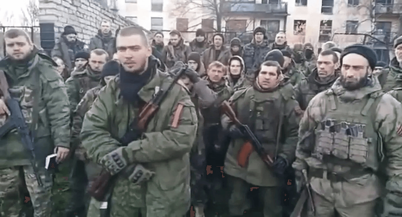 Скриншот из видео с протестом мобилизованных в Серпухове