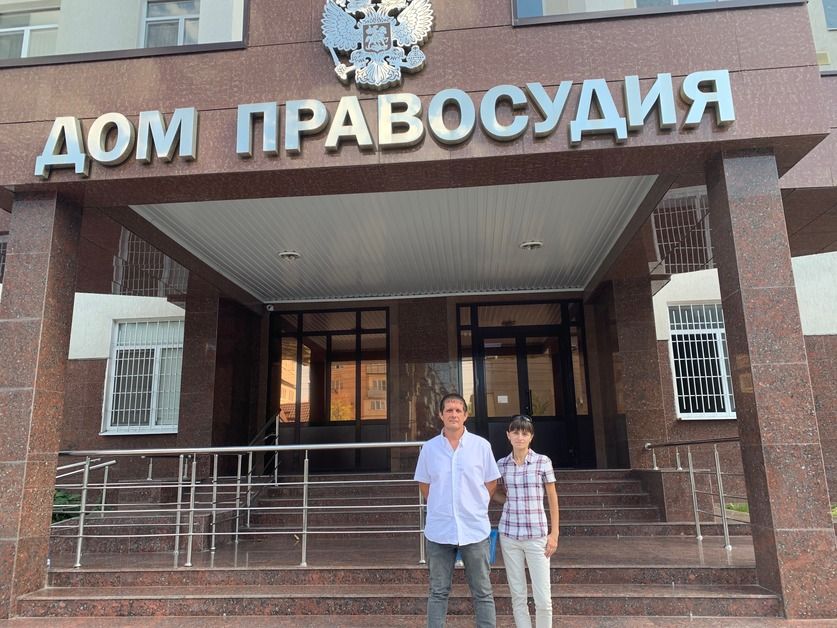 &nbsp; &nbsp;Ольга Ольхова и её супруг и защитник в суде Максим Миленко